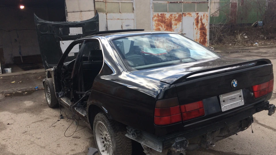 BMW 5 series M20b25 динозавр 2