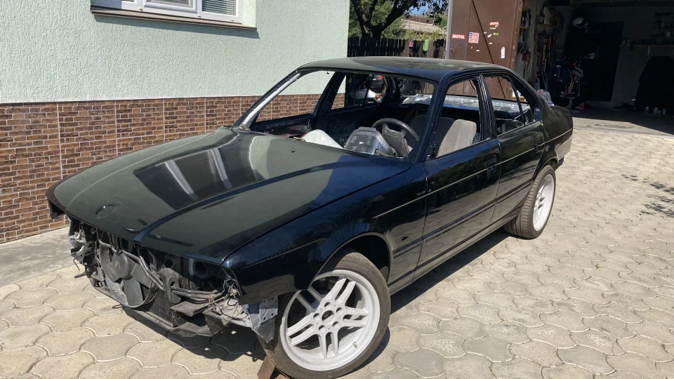 BMW 5 series M50B20TU