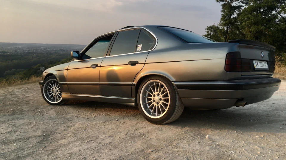 BMW 5 series M50b20tu 3