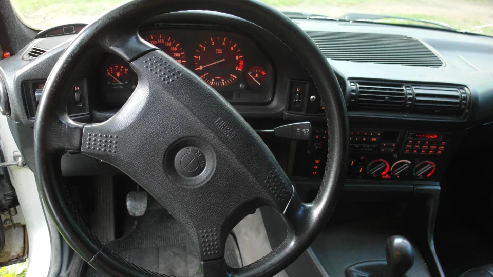 BMW 5 series M50B25