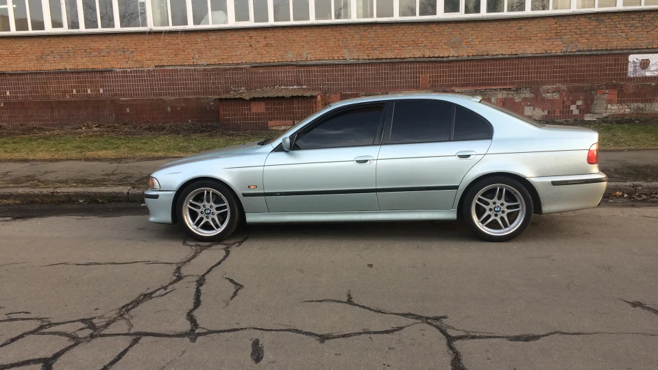 BMW 5 series M54B25 5