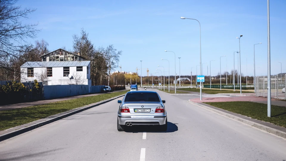 BMW 5 series M///ий стиль 3