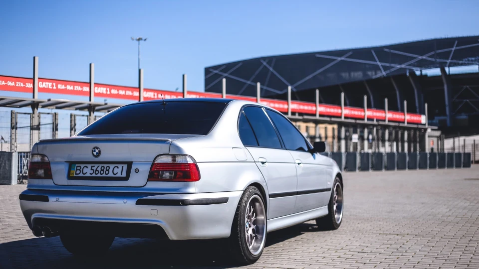 BMW 5 series M///ий стиль 4