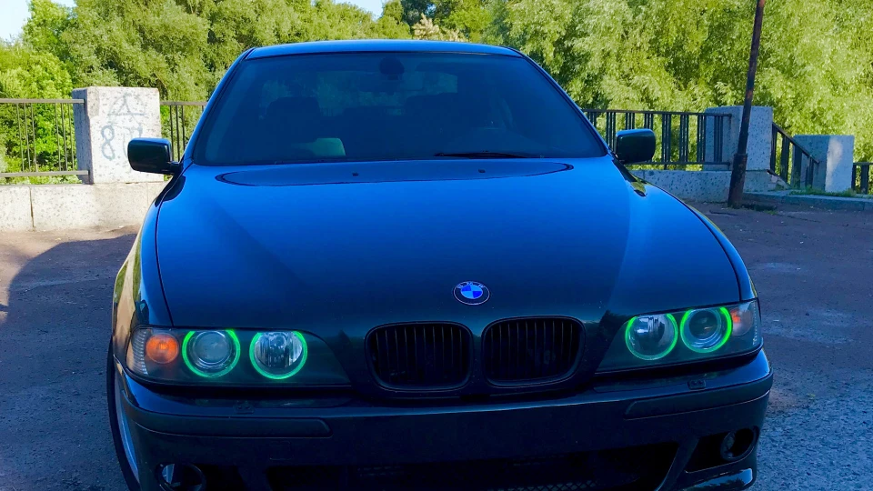 BMW 5 series Oxford Green 2