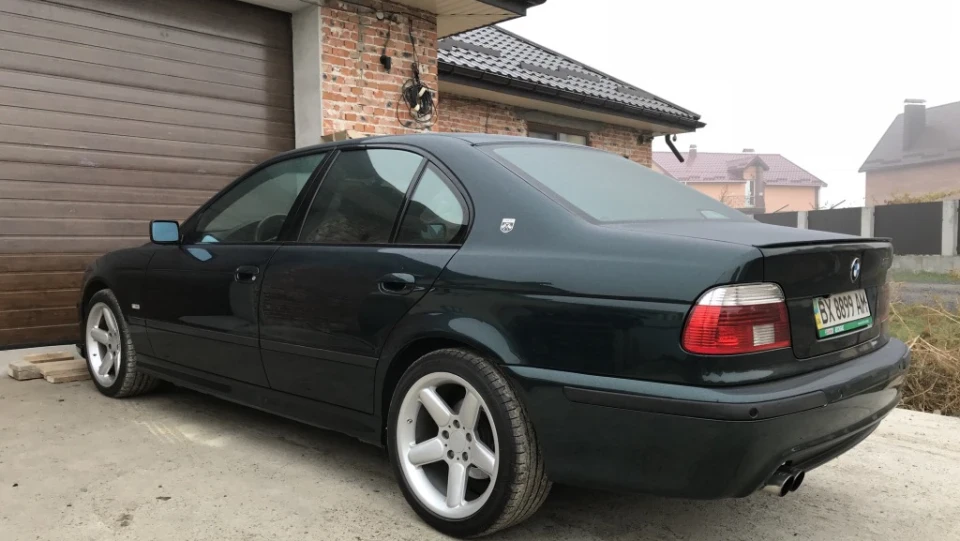 BMW 5 series Oxfordgruen Metallic 525 2