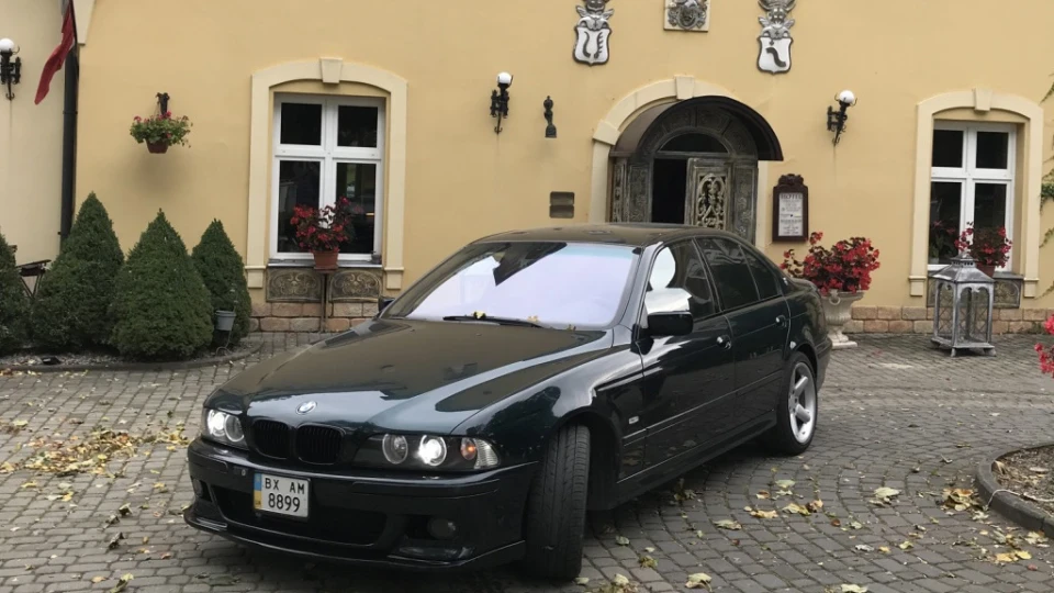 BMW 5 series Oxfordgruen Metallic 525 3