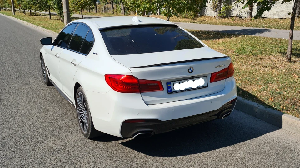 BMW 5 series Plug-in Hybrid 3
