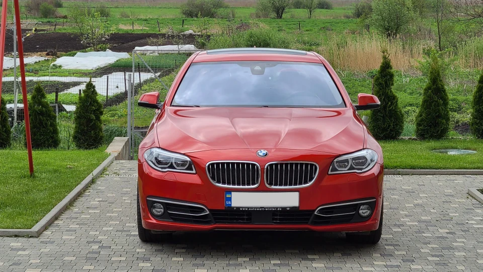 BMW 5 series Прущій Червоний Демон 2