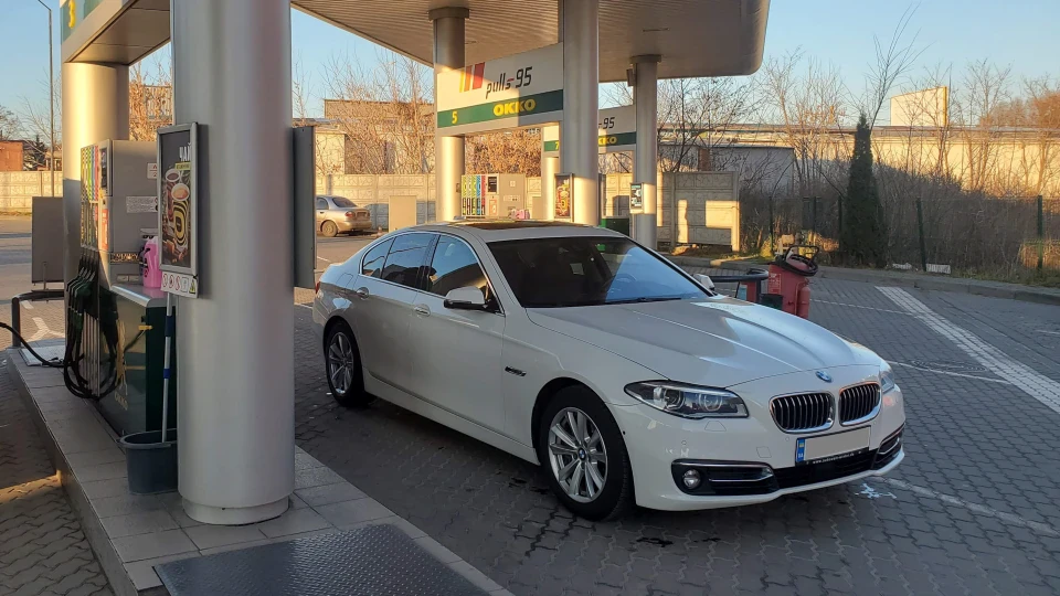 BMW 5 series Прущій Червоний Демон 5