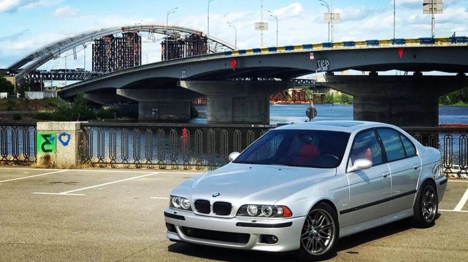 BMW 5 series Red Hot Chili Peppers 2