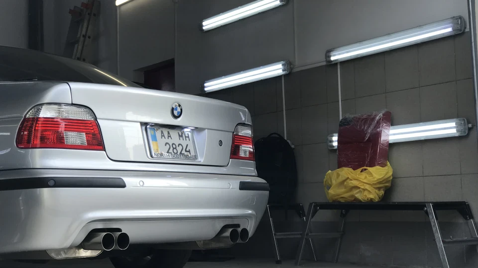 BMW 5 series Red Hot Chili Peppers 4