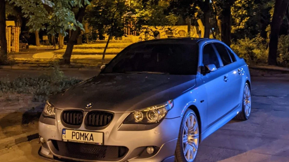 BMW 5 series РОМКА