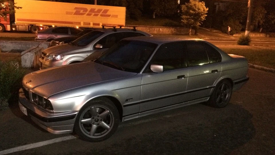 BMW 5 series Сірий металік 3.0 акп 4