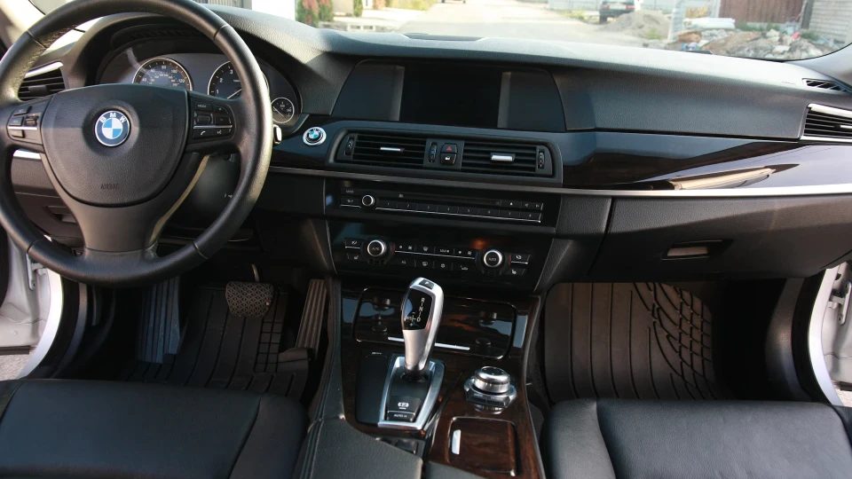 BMW 5 series Сірий вовк, 3.0 атмо 3