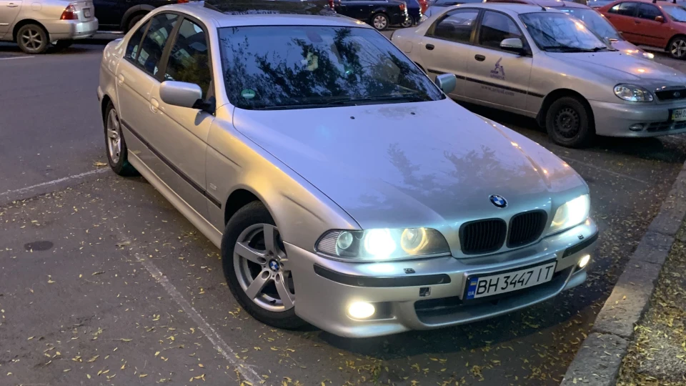 BMW 5 series SILVER M STYLE 2