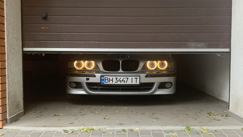 BMW 5 series SILVER M STYLE 3