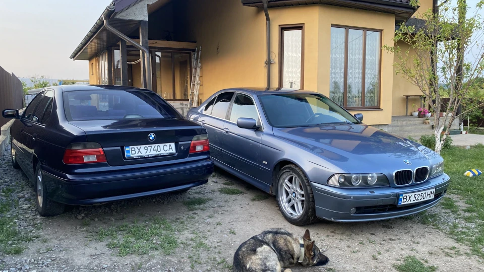 BMW 5 series Stahlblau ( 372) 5