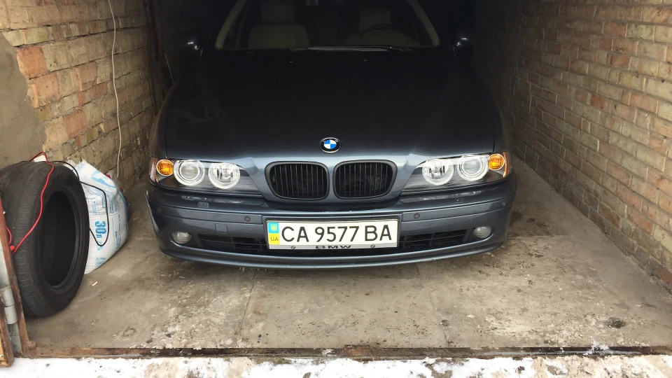 BMW 5 series Stifler's Mom 2