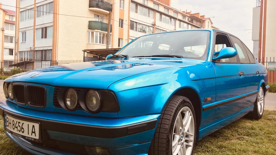 BMW 5 series Строкер у LASER BLUE MEТ 2