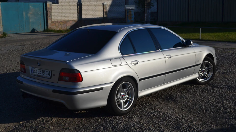 BMW 5 series Titansilber 4