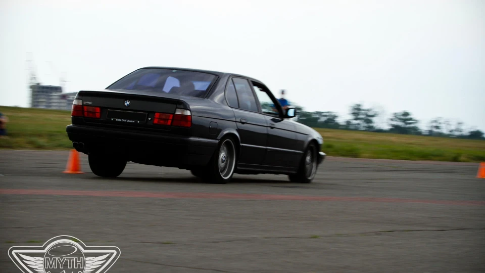 BMW 5 series v8 4.4 3
