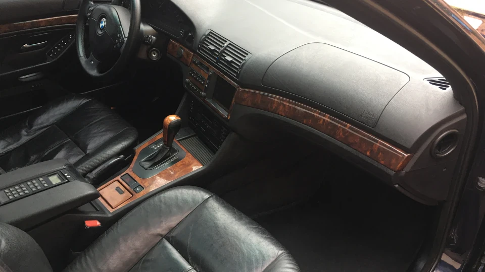 BMW 5 series V8 5