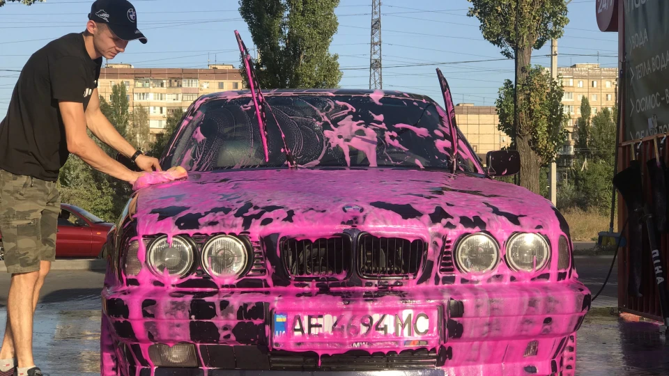 BMW 5 series Violett 5