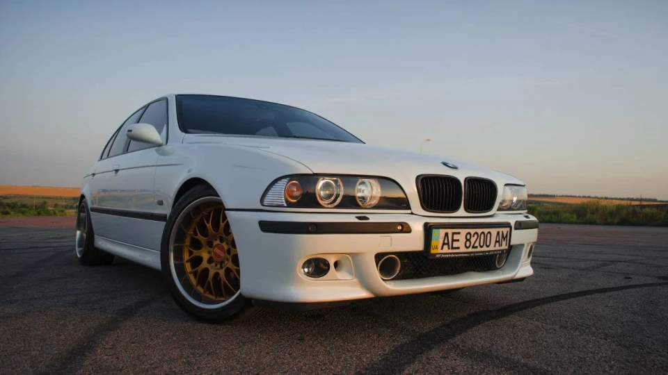 BMW 5 series white angel 3
