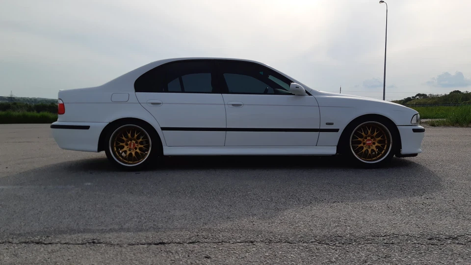 BMW 5 series white angel 4