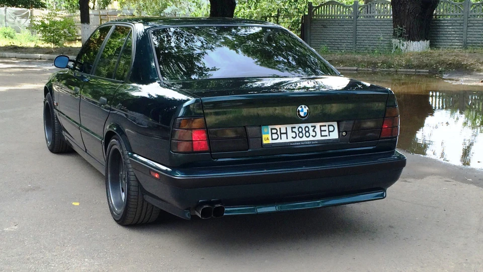 BMW 5 series Зелена сучка 3