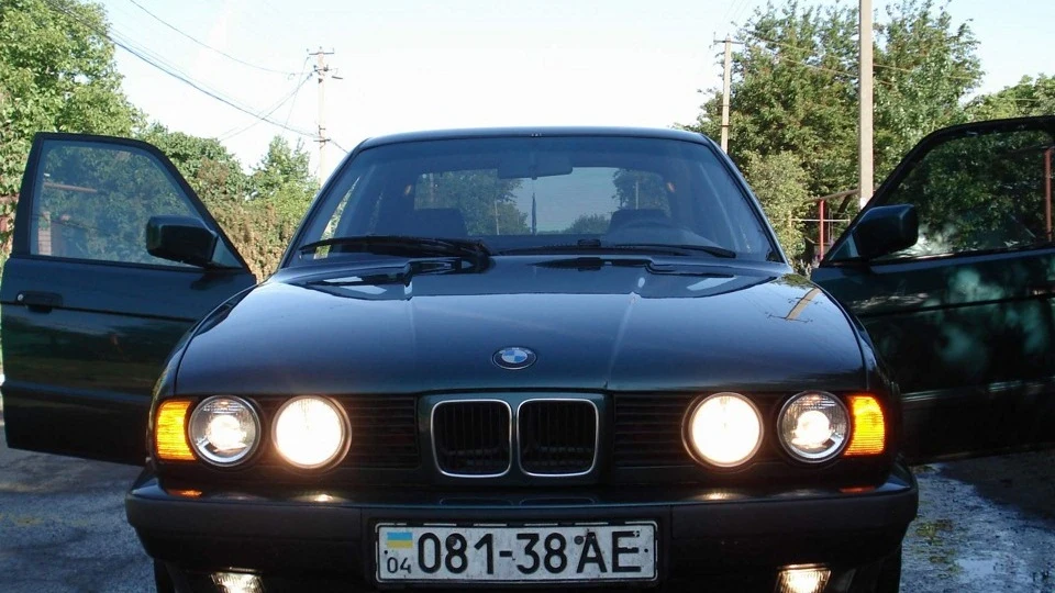 BMW 5 series Зелений металік 3