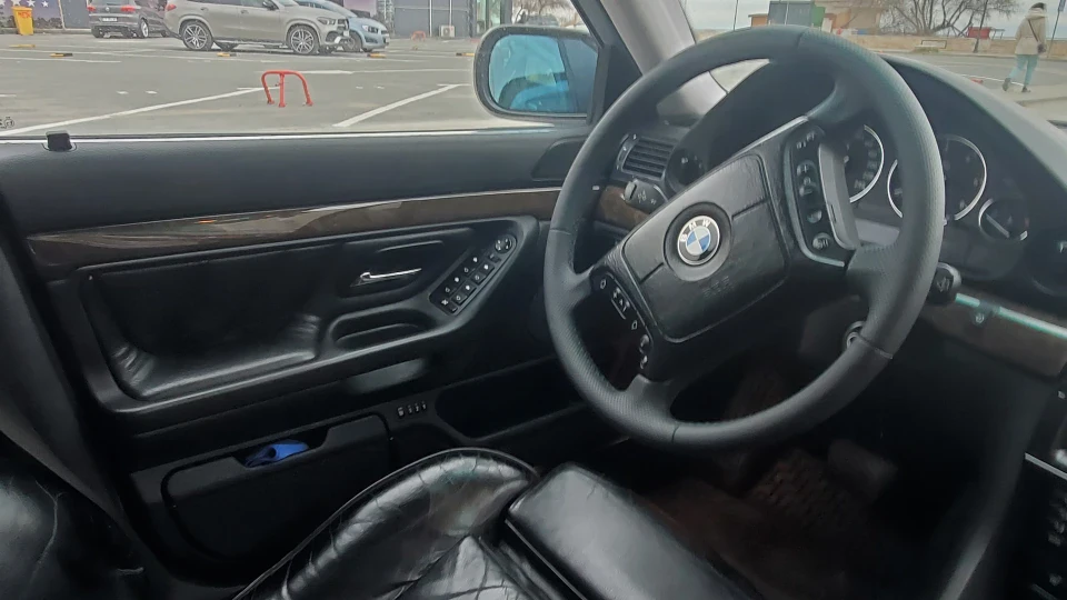 BMW 7 series 2