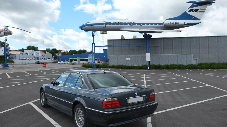 BMW 7 series 2