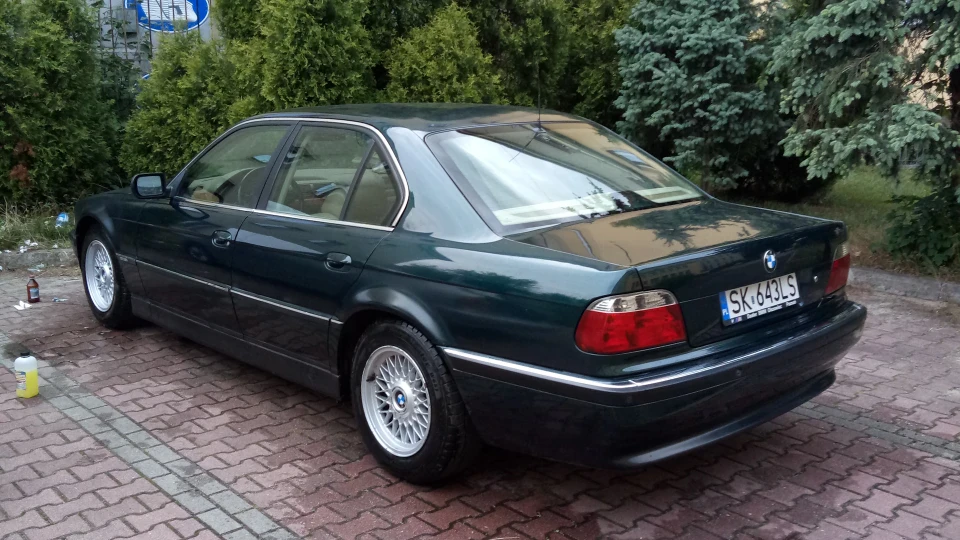 BMW 7 series 2