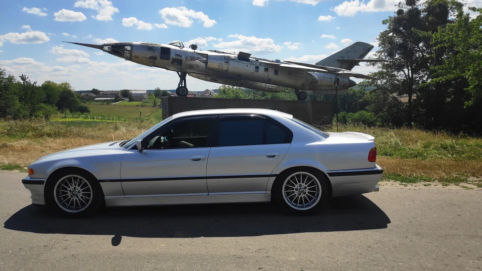 BMW 7 series 2