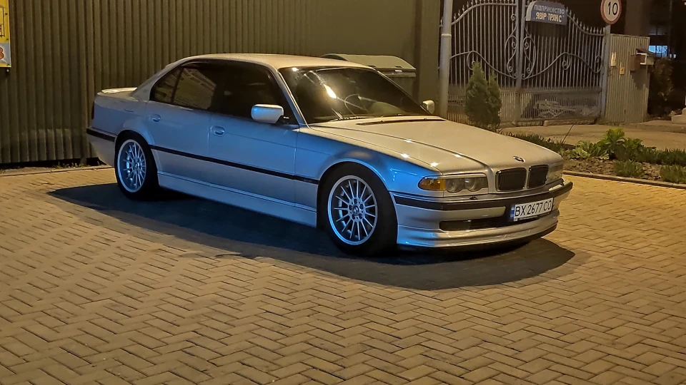 BMW 7 series 3