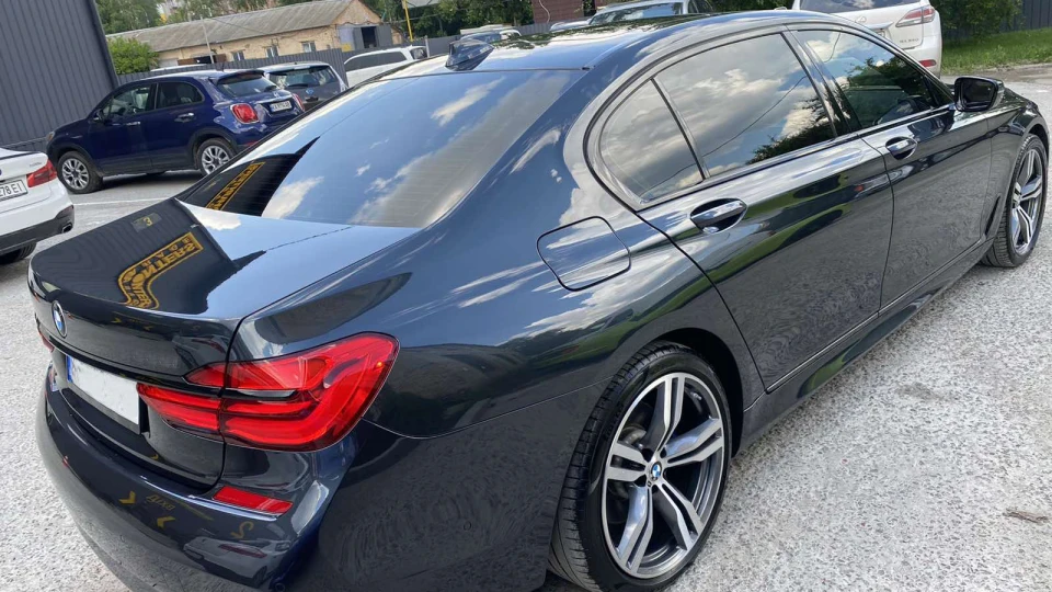 BMW 7 series 2