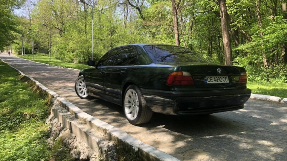 BMW 7 series 2
