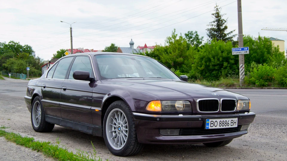 BMW 7 series 2