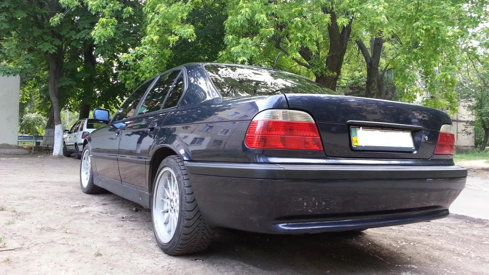 BMW 7 series 2