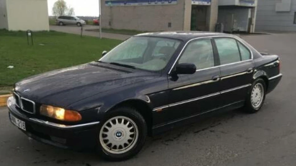 BMW 7 series 2
