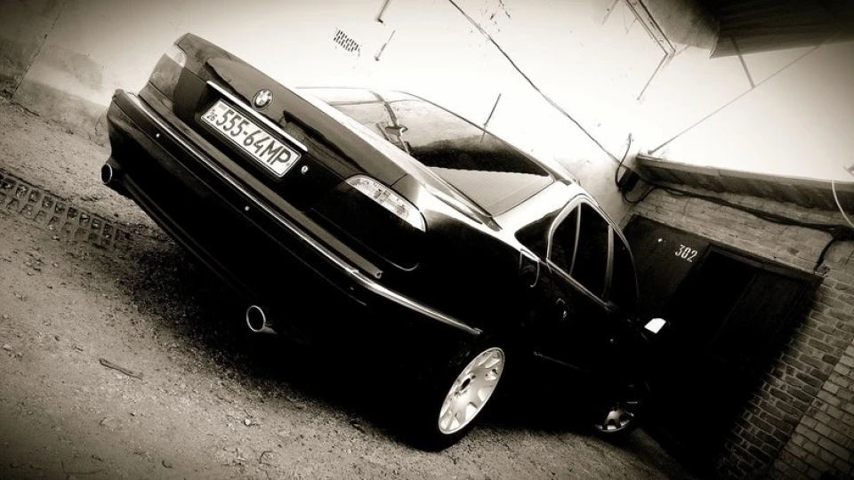 BMW 7 series 2