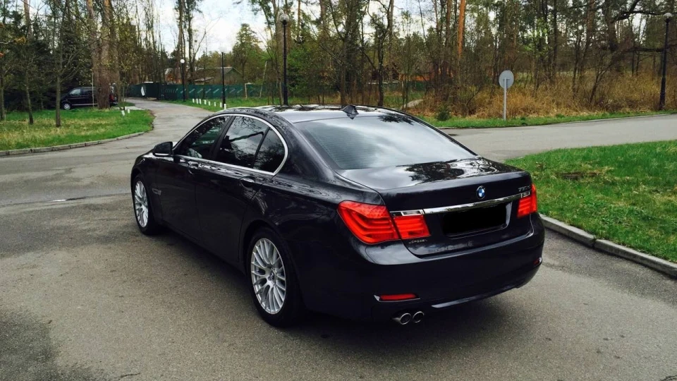 BMW 7 series 2