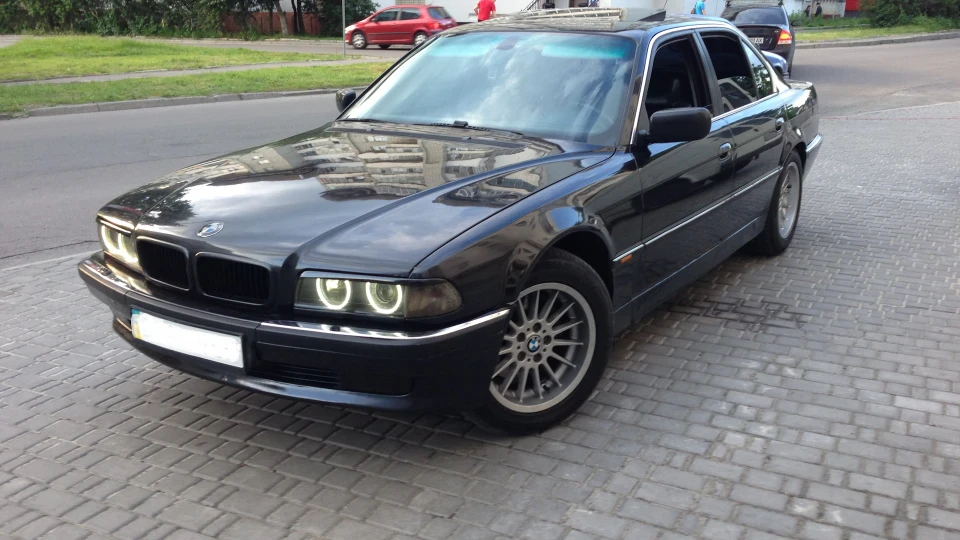 BMW 7 series 3