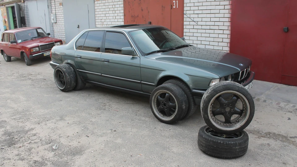 BMW 7 series 2