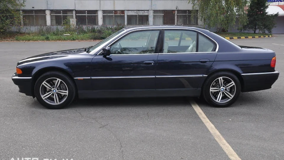 BMW 7 series 2
