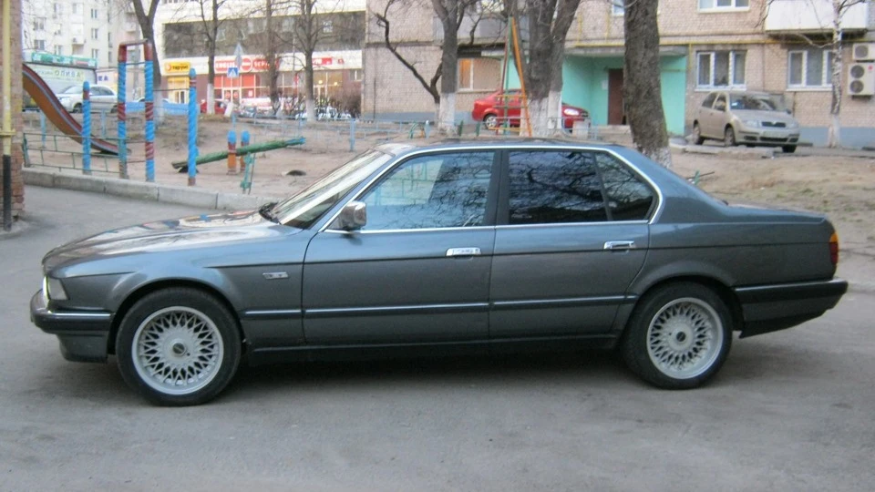 BMW 7 series 2