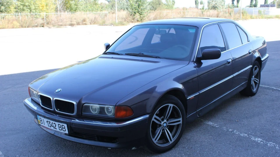 BMW 7 series 2