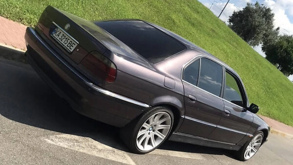 BMW 7 series 2