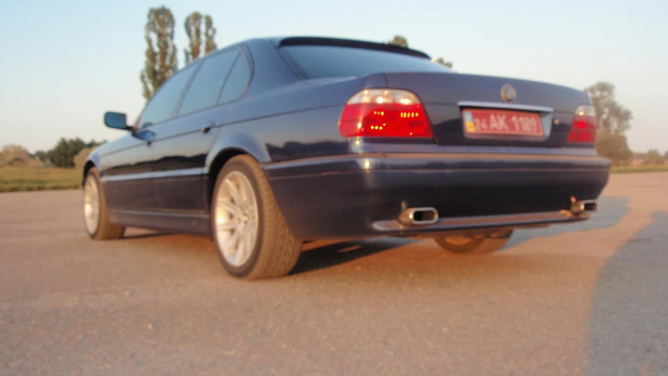 BMW 7 series 2